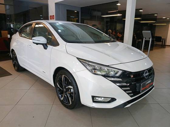 NISSAN VERSA 1.6 16V FLEX EXCLUSIVE XTRONIC NISSAN VERSA 1.6 16V FLEX EXCLUSIVE XTRONIC